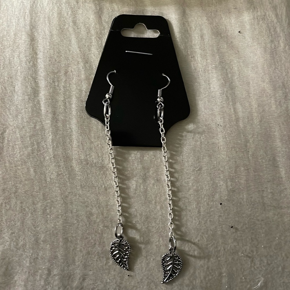 Leaf dangle earrings